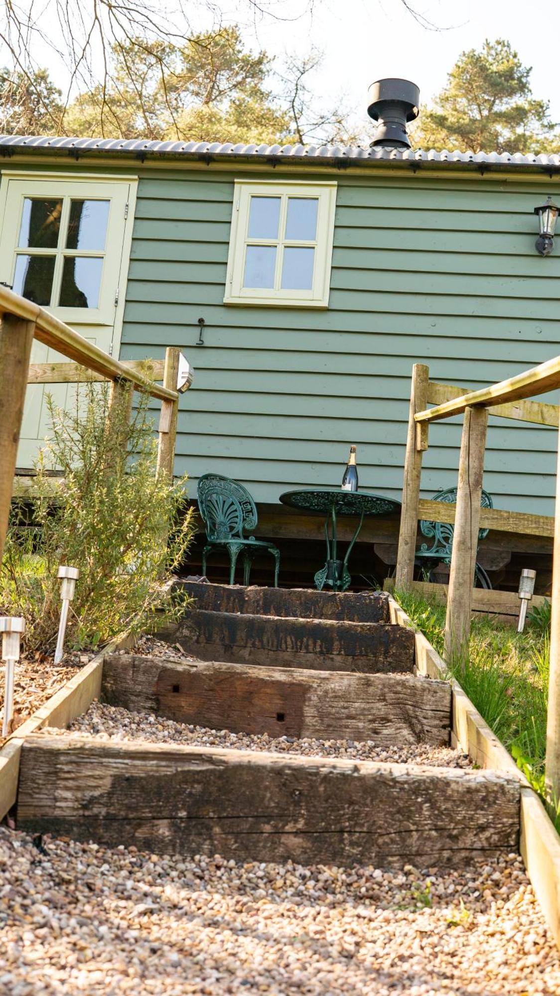 Lavender Retreat With Private Hot Tub Guest House Upper Hulme Bagian luar foto