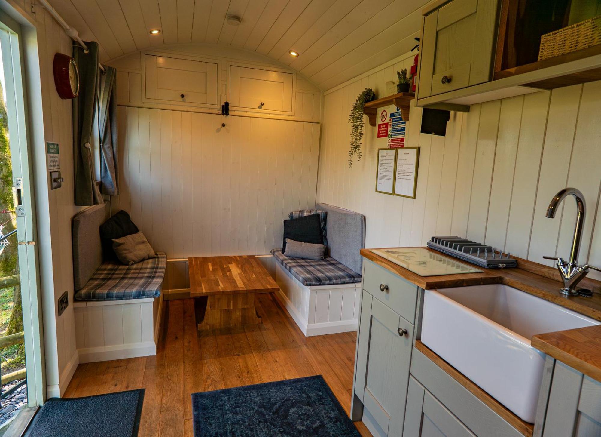 Lavender Retreat With Private Hot Tub Guest House Upper Hulme Bagian luar foto